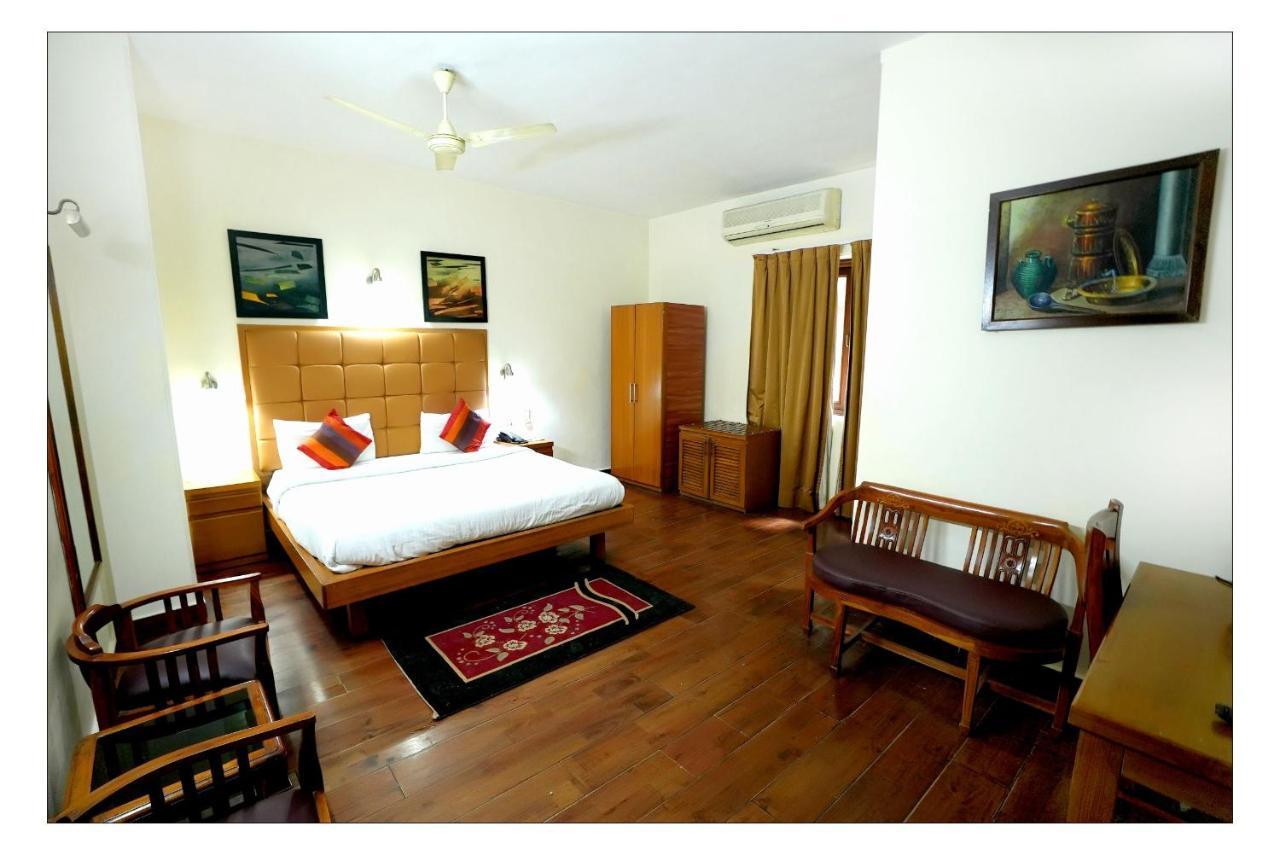 Hotel Oscar - Hauz Khas Nueva Delhi Exterior foto