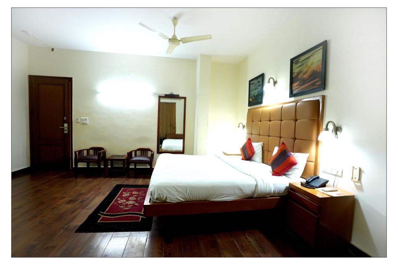 Hotel Oscar - Hauz Khas Nueva Delhi Exterior foto