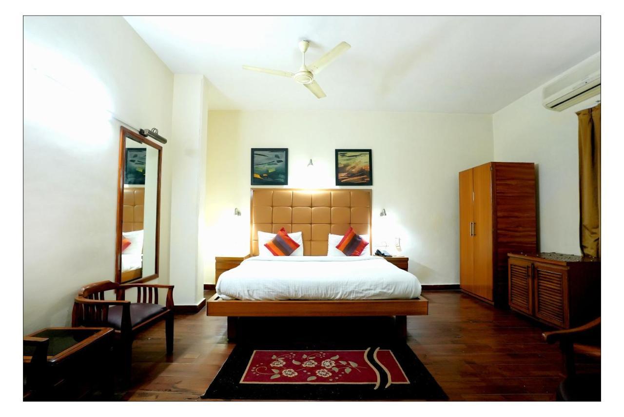 Hotel Oscar - Hauz Khas Nueva Delhi Exterior foto
