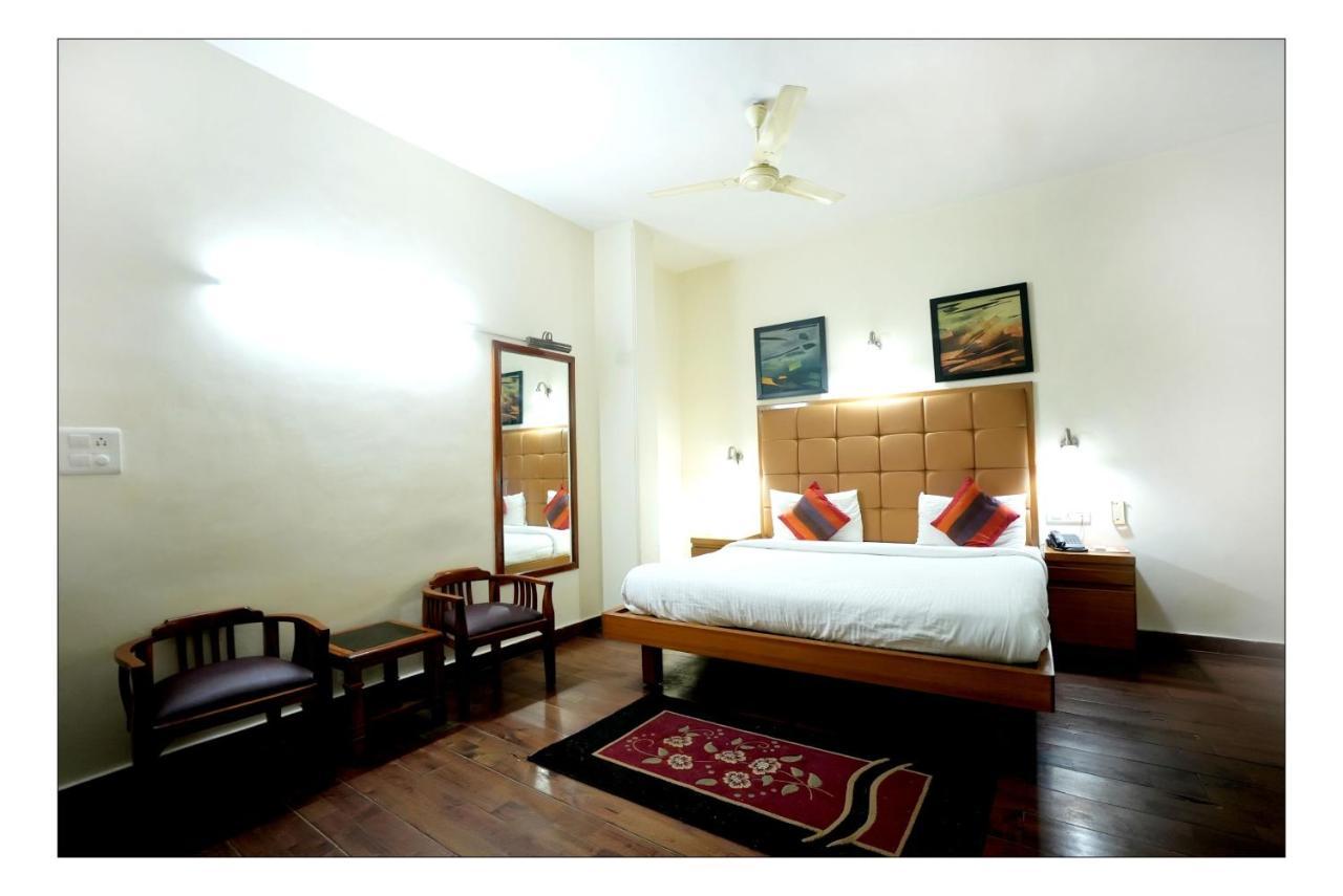 Hotel Oscar - Hauz Khas Nueva Delhi Exterior foto