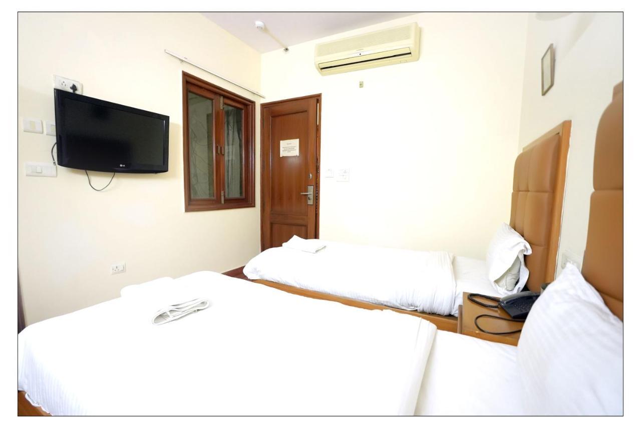 Hotel Oscar - Hauz Khas Nueva Delhi Exterior foto