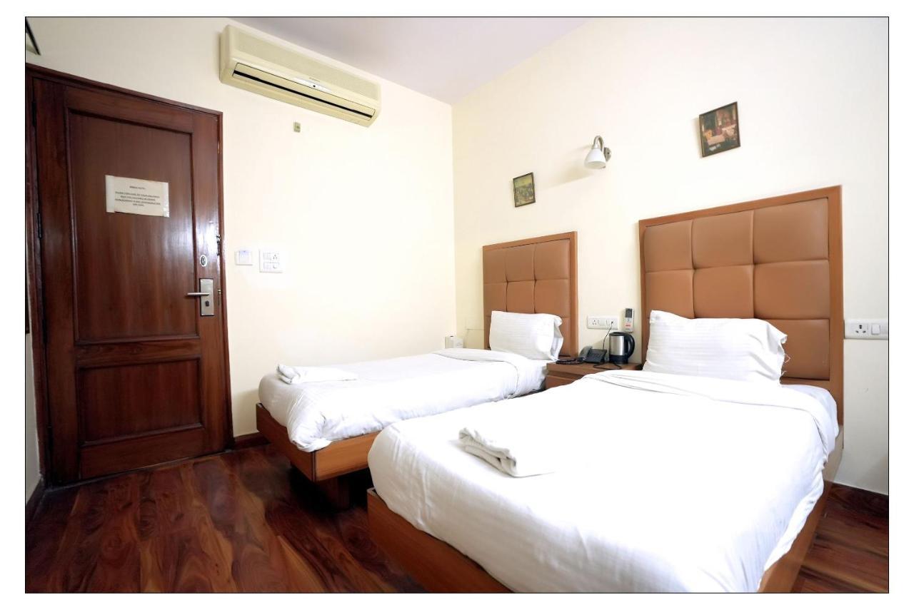 Hotel Oscar - Hauz Khas Nueva Delhi Exterior foto
