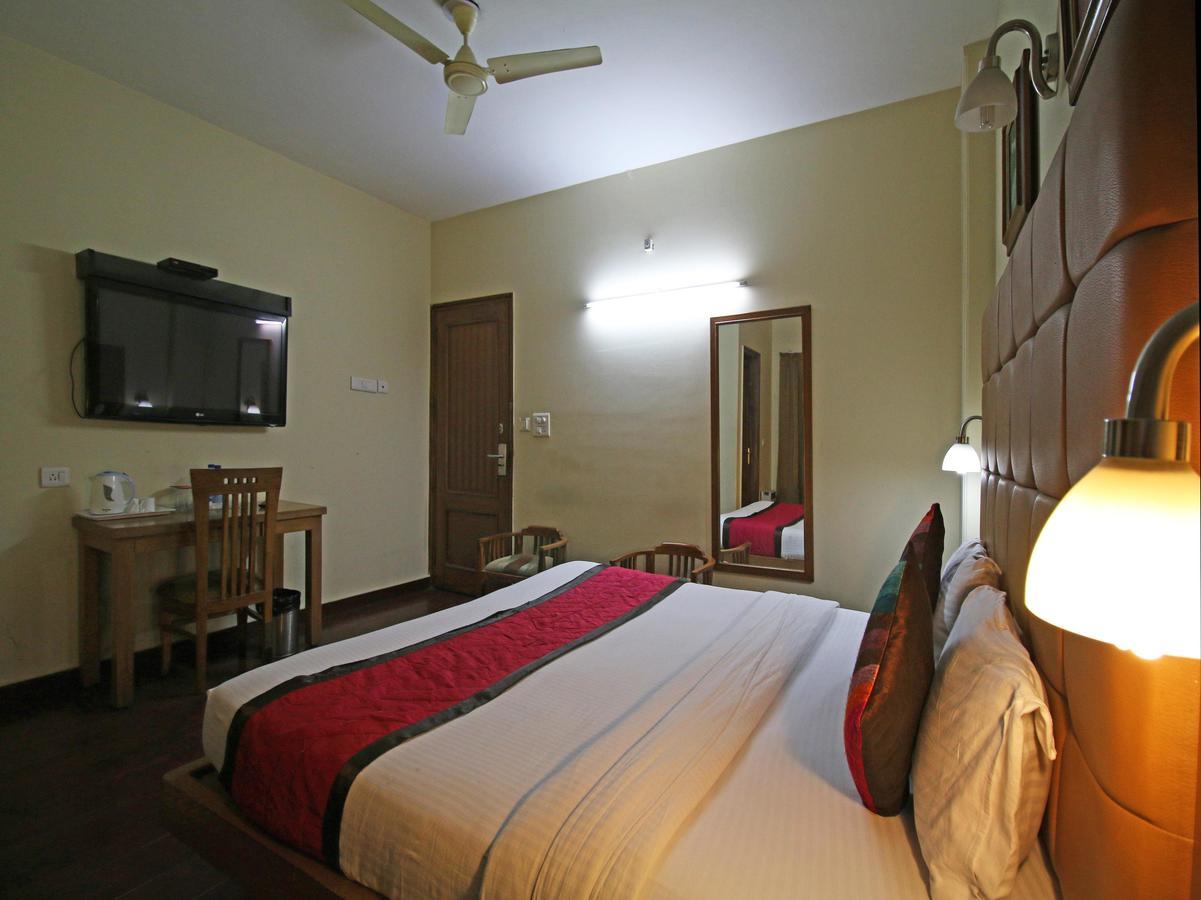 Hotel Oscar - Hauz Khas Nueva Delhi Exterior foto