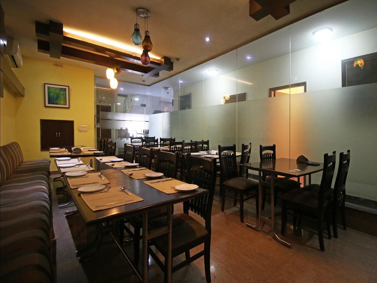 Hotel Oscar - Hauz Khas Nueva Delhi Exterior foto